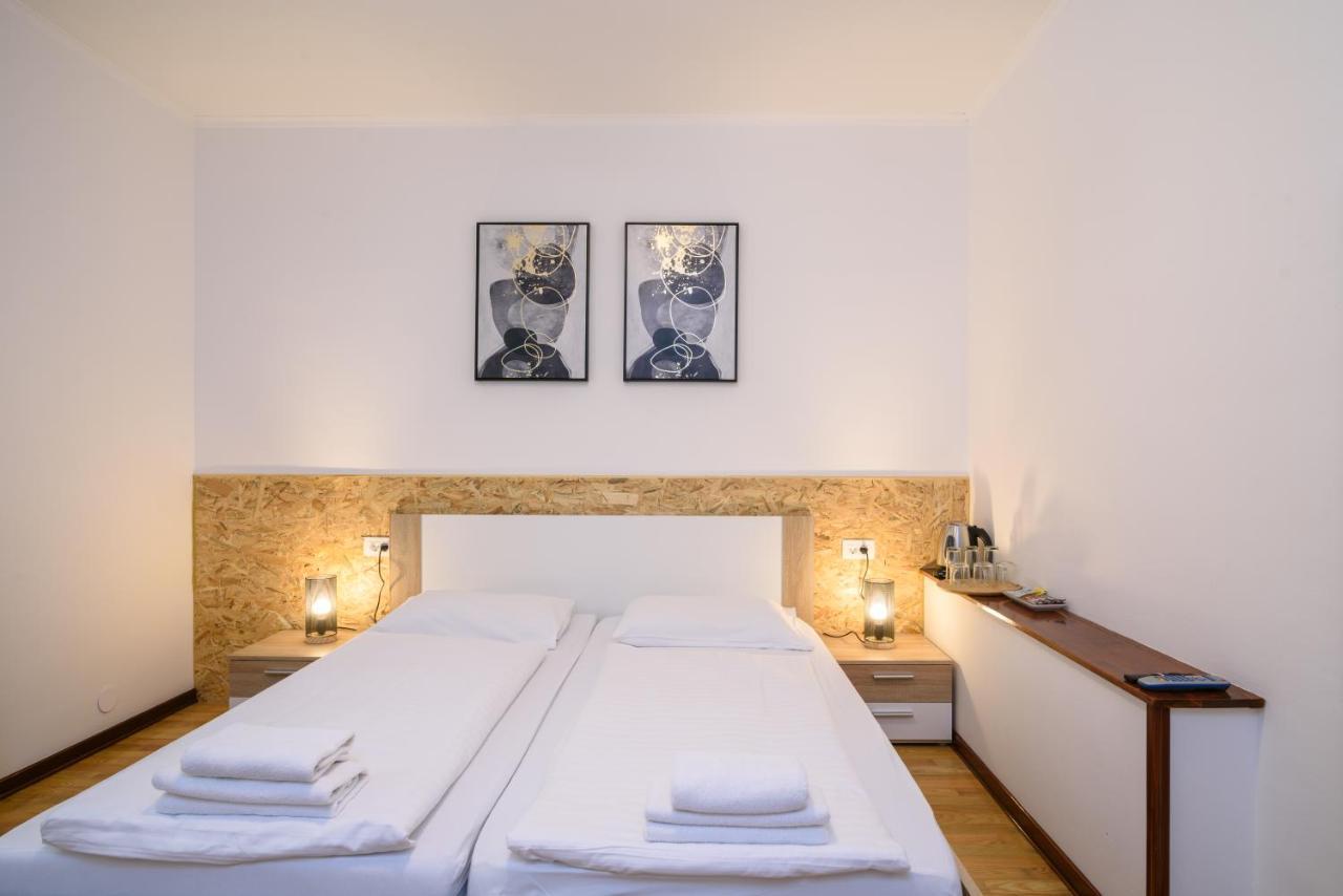 Hotel In Meta Mate 3*
