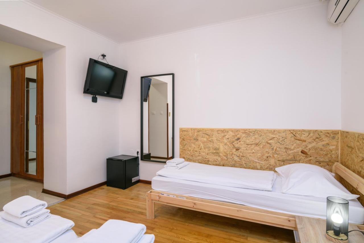 Hotel In Meta Mate Split