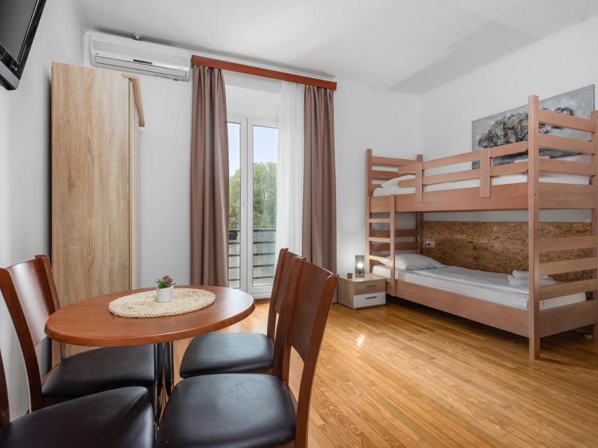 Hotel In Meta Mate Split