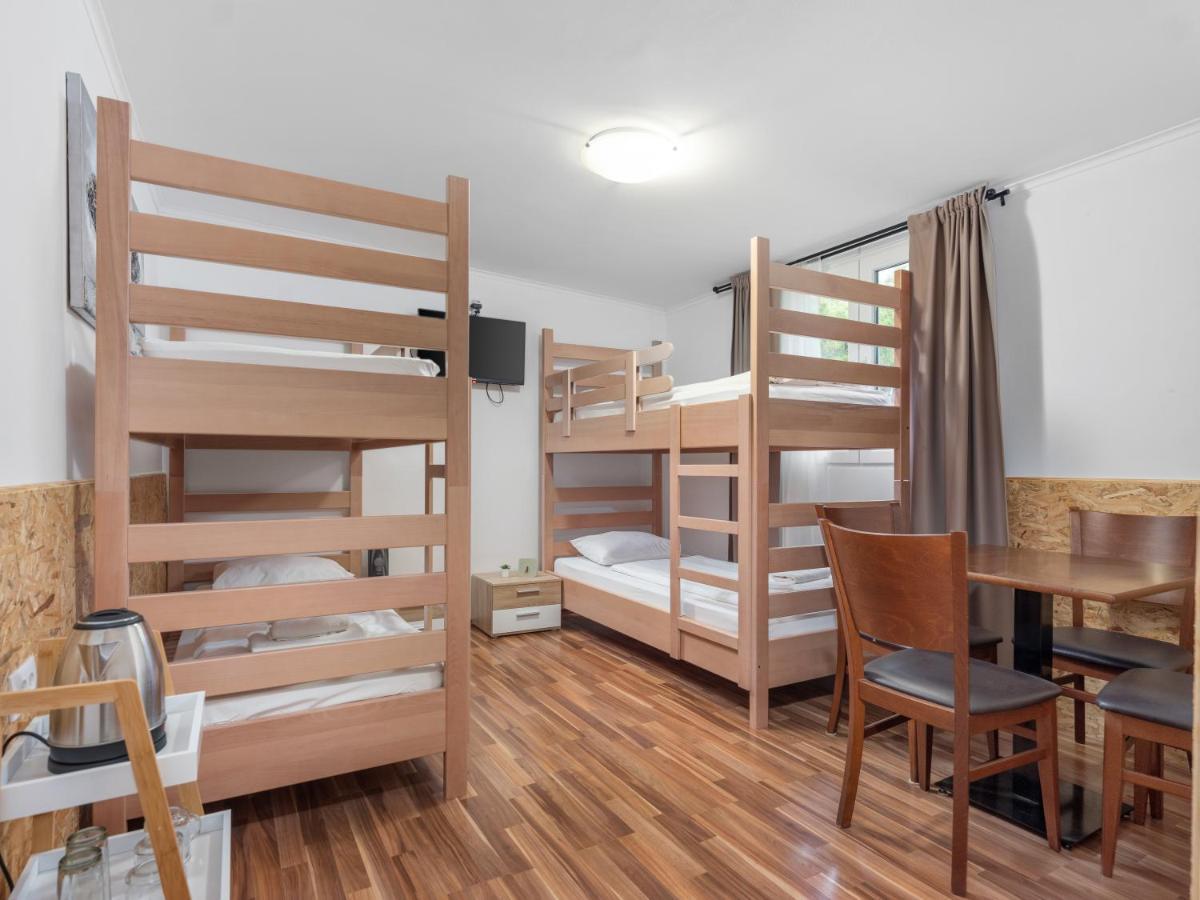 Hotel In Meta Mate 3*