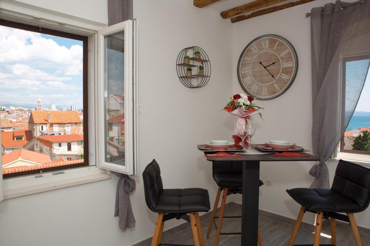 Angela With Old Town View Apartment *