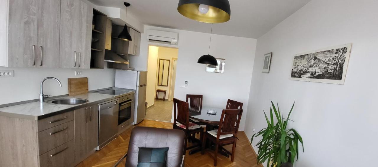 Apartment Apartman Ana *