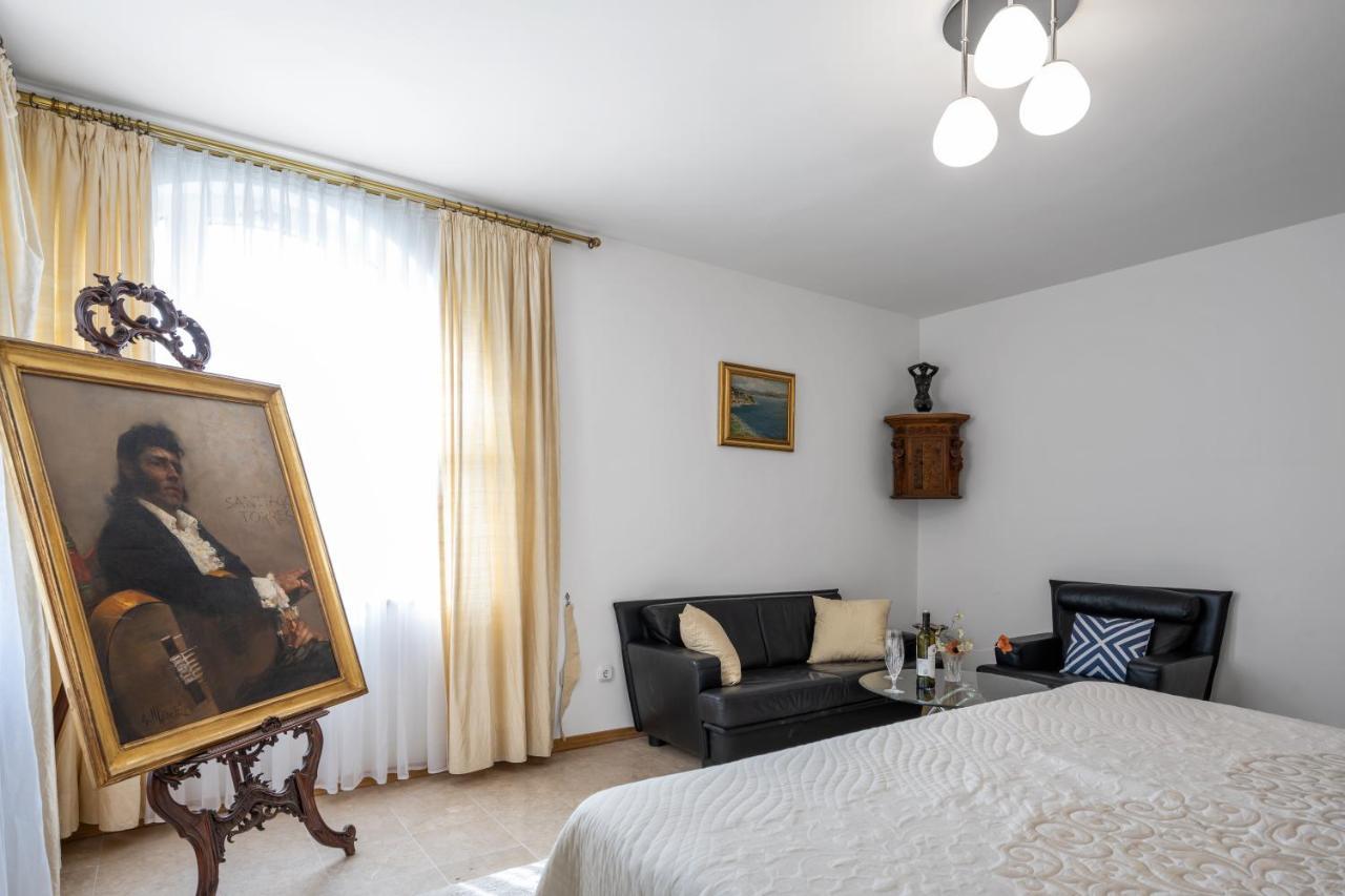Sinjorina Leticia Apartment Split