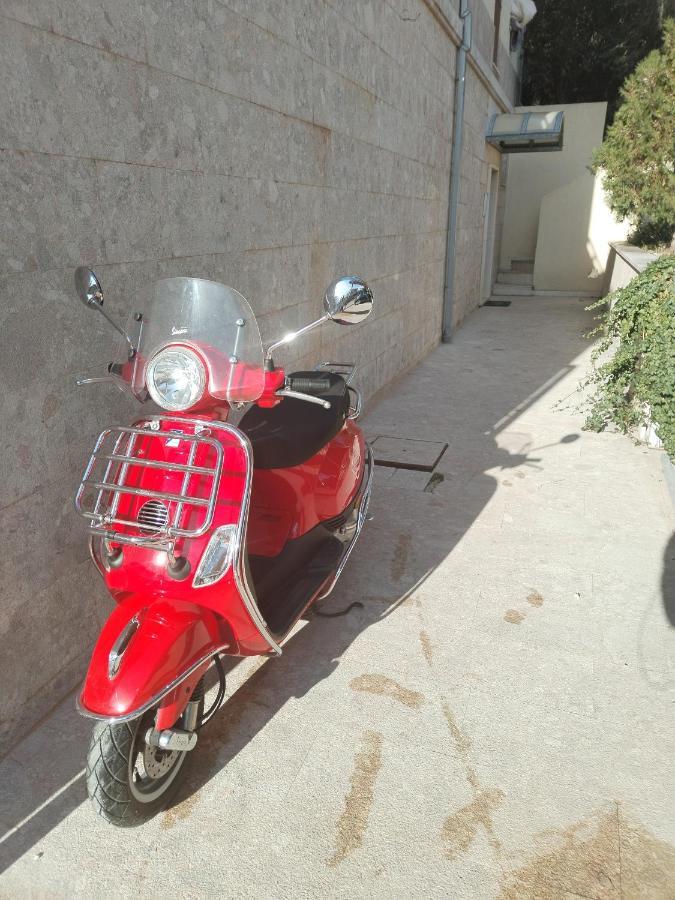 Vespa & Jacuzzi Apartamento
