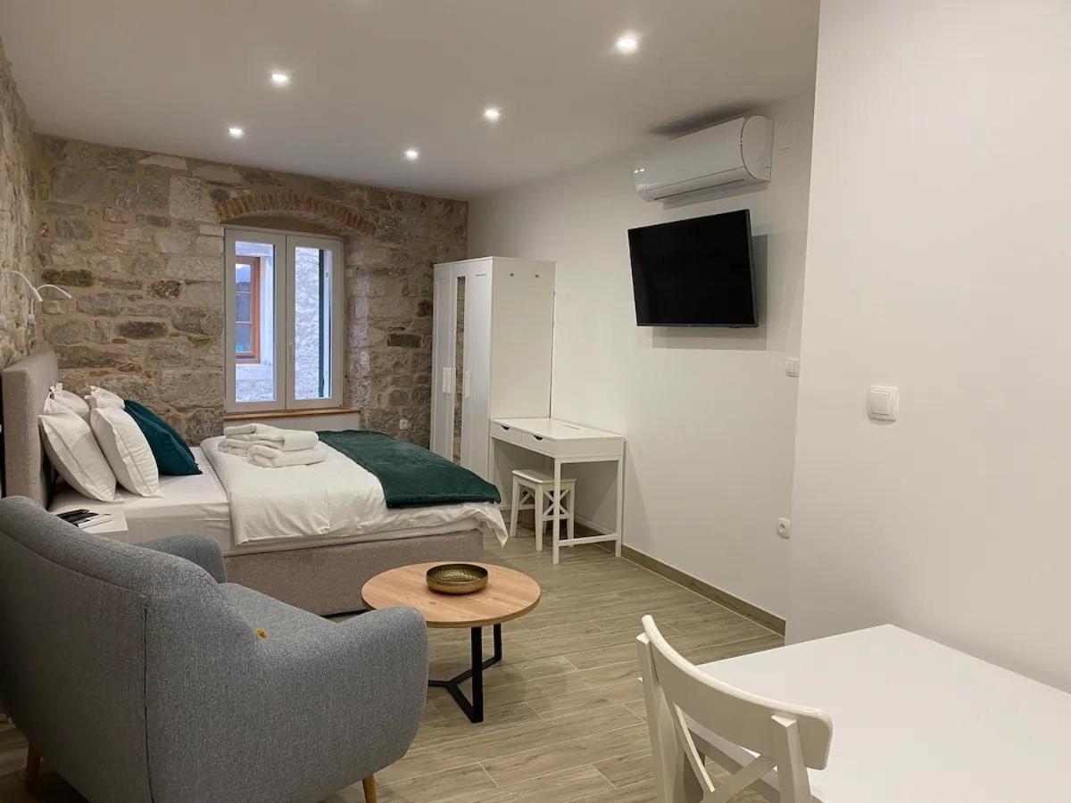 Cloe Apartment Split