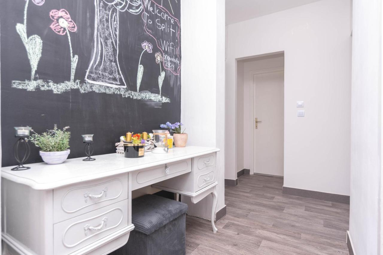 Spacious Snowwhite Apartment *