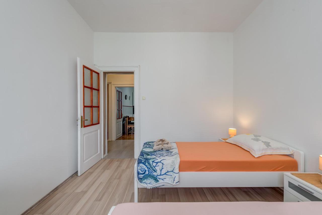 Apartment Pape