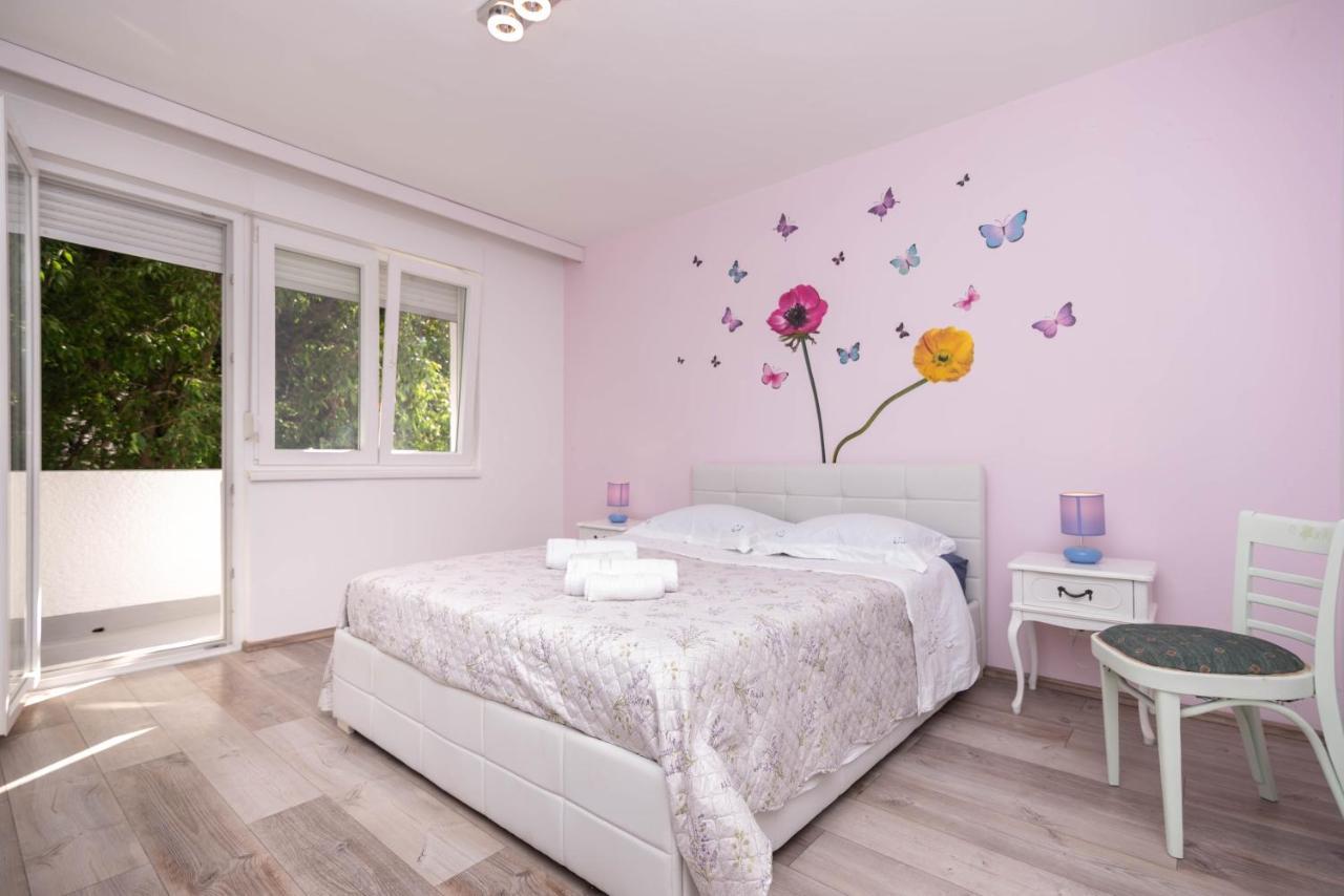 Apartment Spacious Snowwhite Split