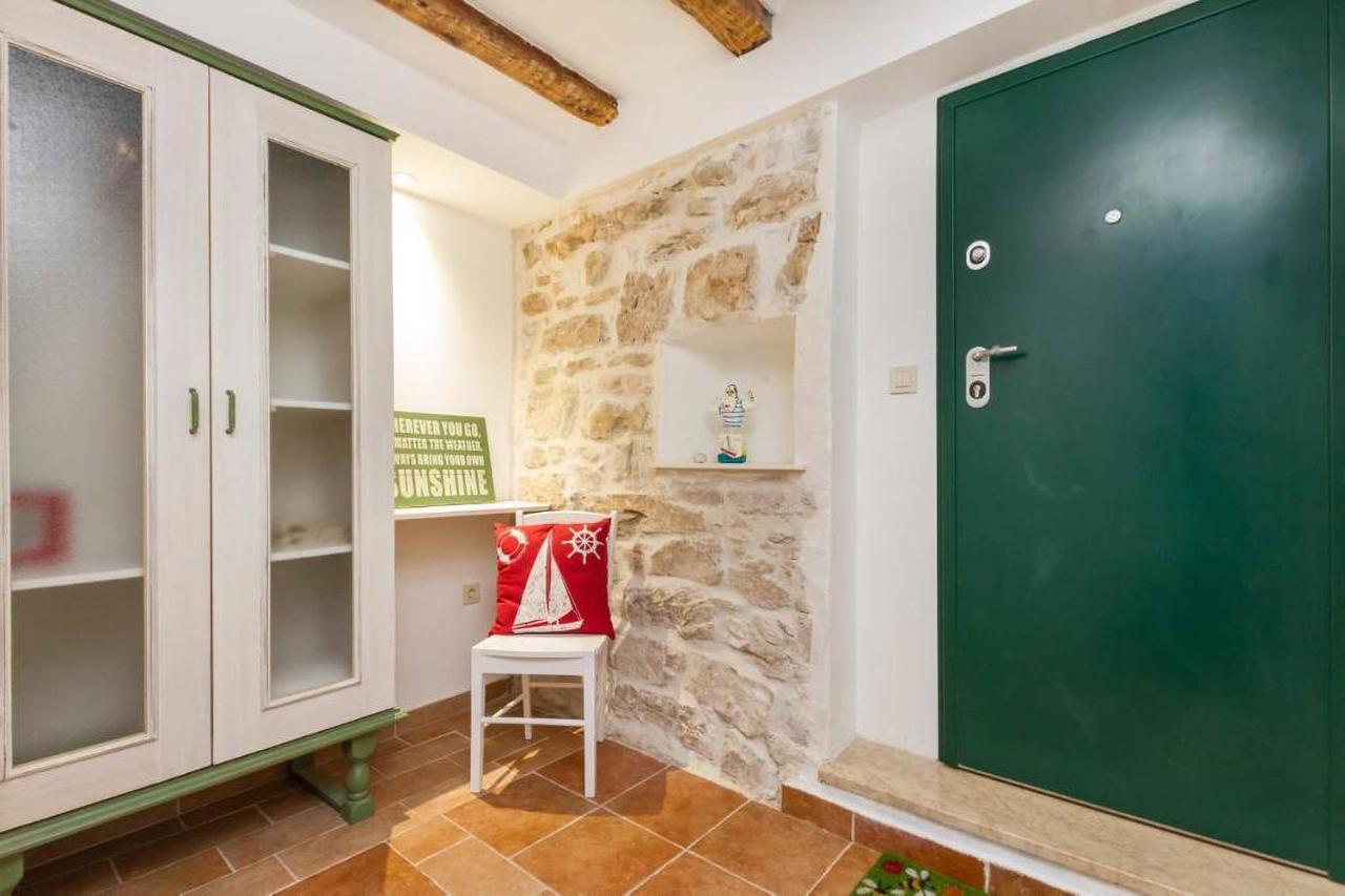 Charming Little House In Center Apartment *