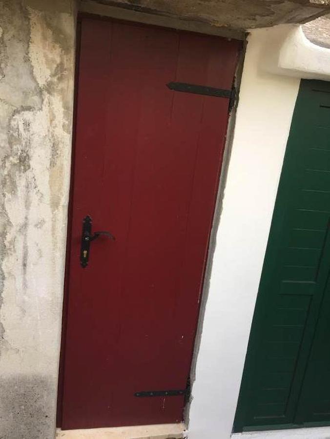 Charming Little House In Center Split