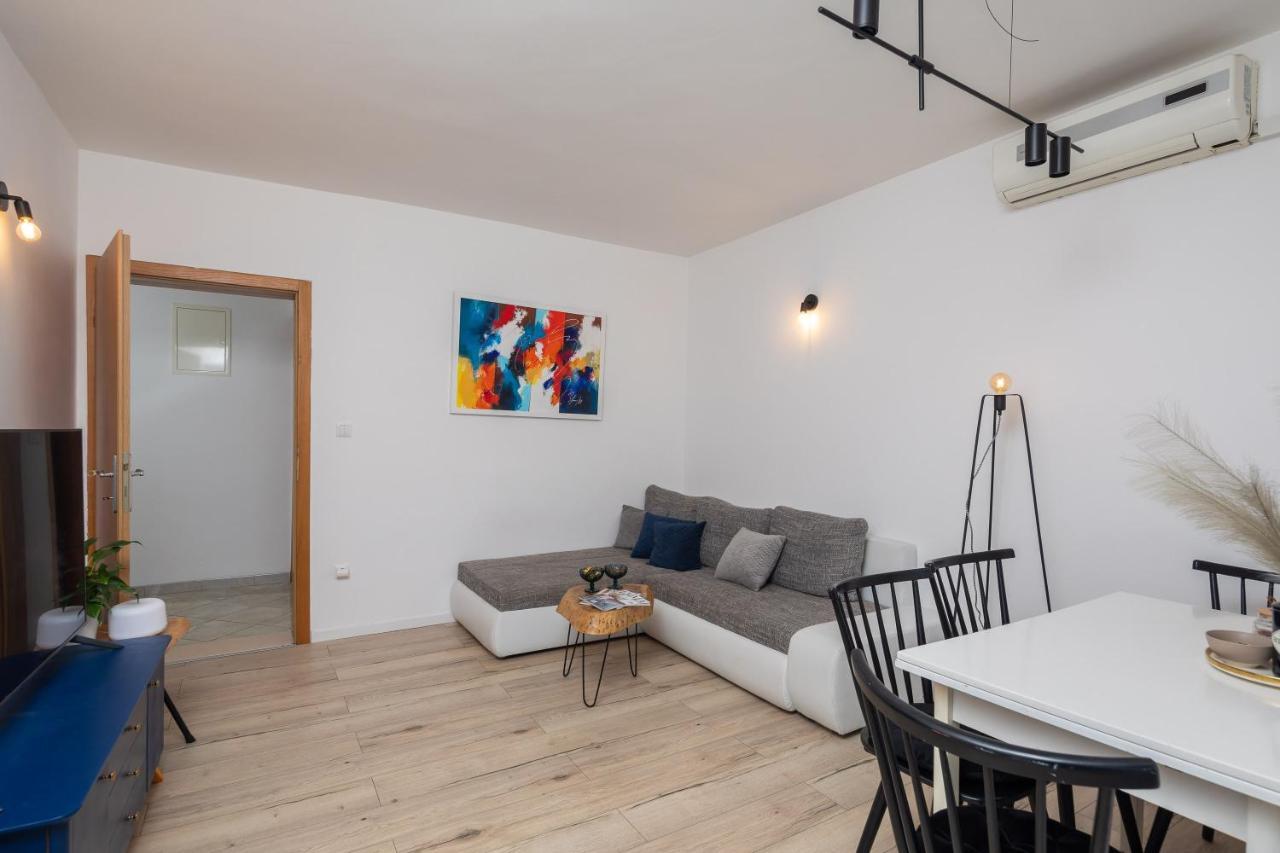 App - Private Parking & Terrace *