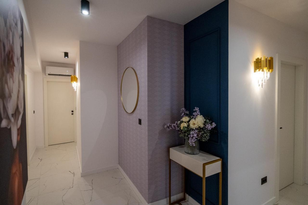 Amelie Luxury 1