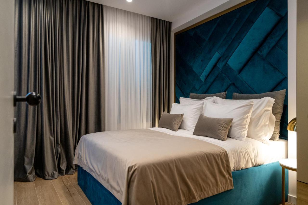 Amelie Luxury 1
