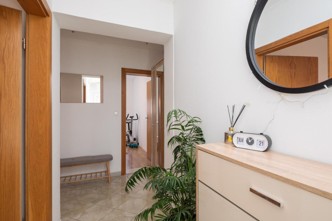 App - Private Parking & Terrace Split