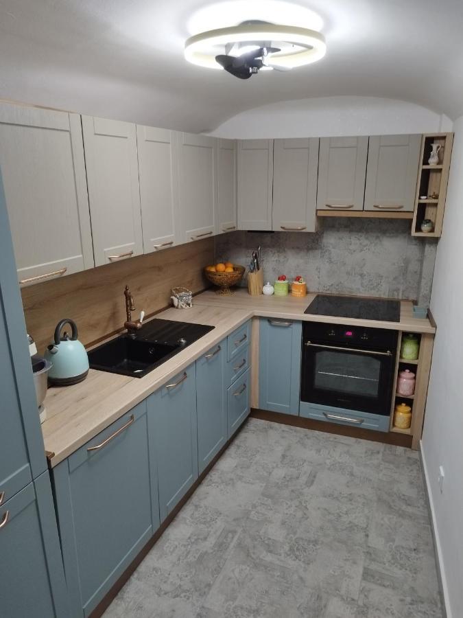 Antica With Yard & Bbq Apartment