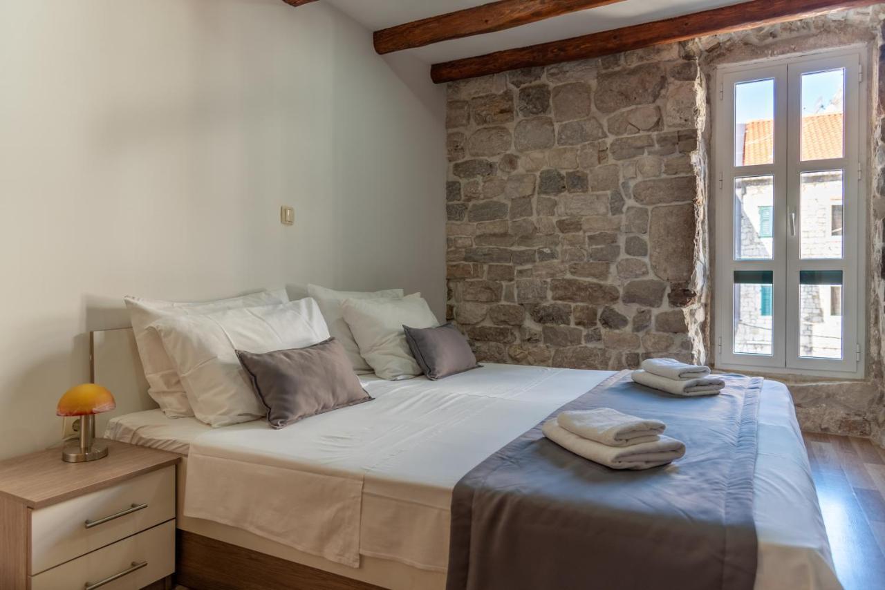 Camenno Apartments-the Heart Of Diocletian's Palace-open Winter! Apartman
