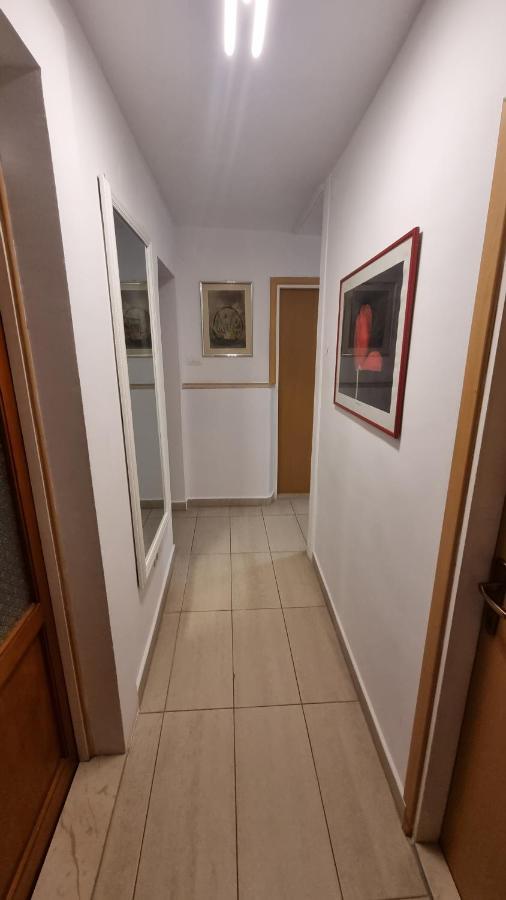 Apartment Vestibul *