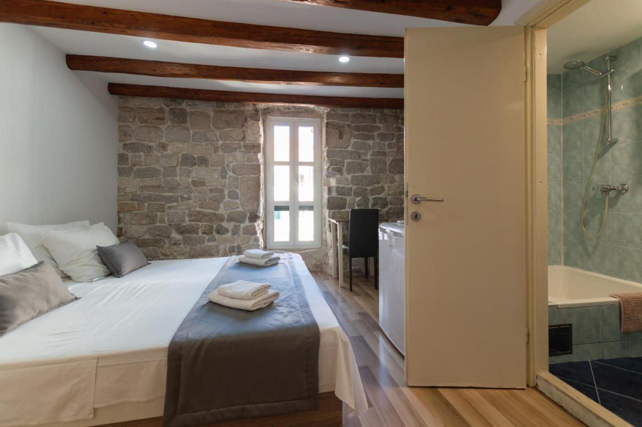 Camenno Apartments-the Heart Of Diocletian's Palace-open Winter! Apartman