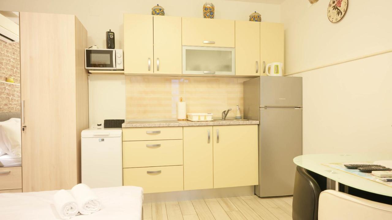 Apartment Bliss With Free Parking *