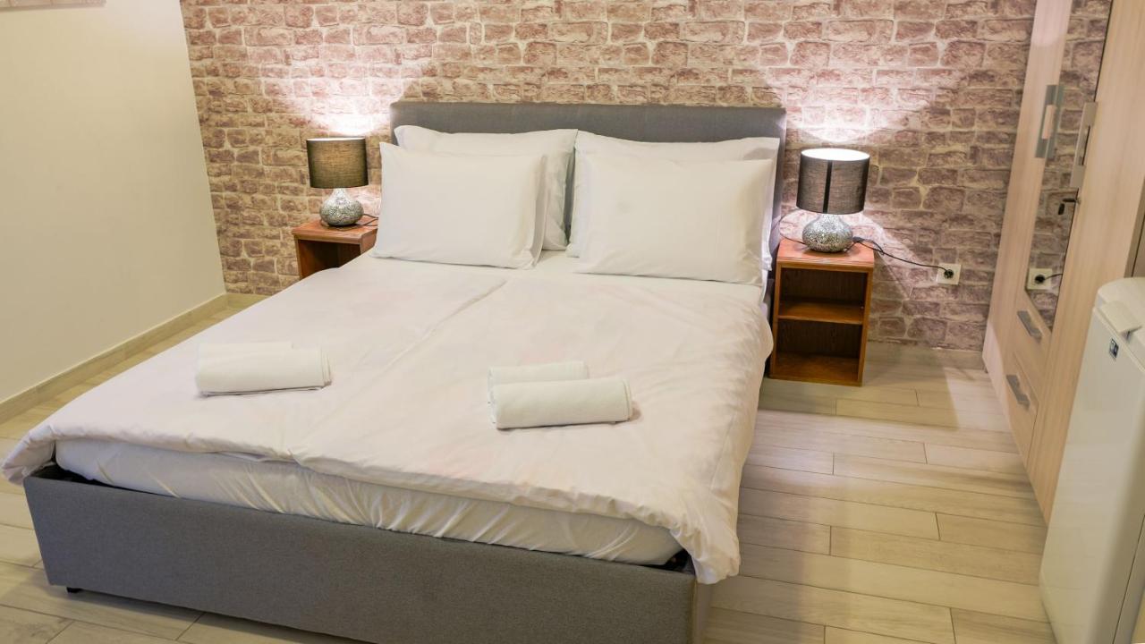 Apartment Bliss With Free Parking *