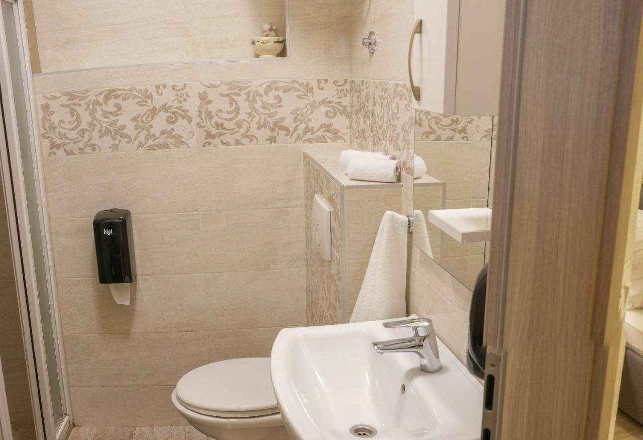 Bliss With Free Parking Apartment *