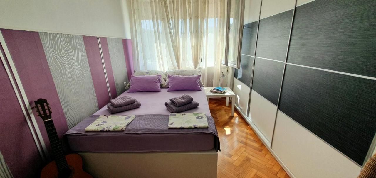 Of Music - In The Center Of Apartment Split