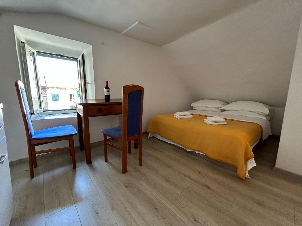 Camenno Apartments-the Heart Of Diocletian's Palace-open Winter! Apartman *