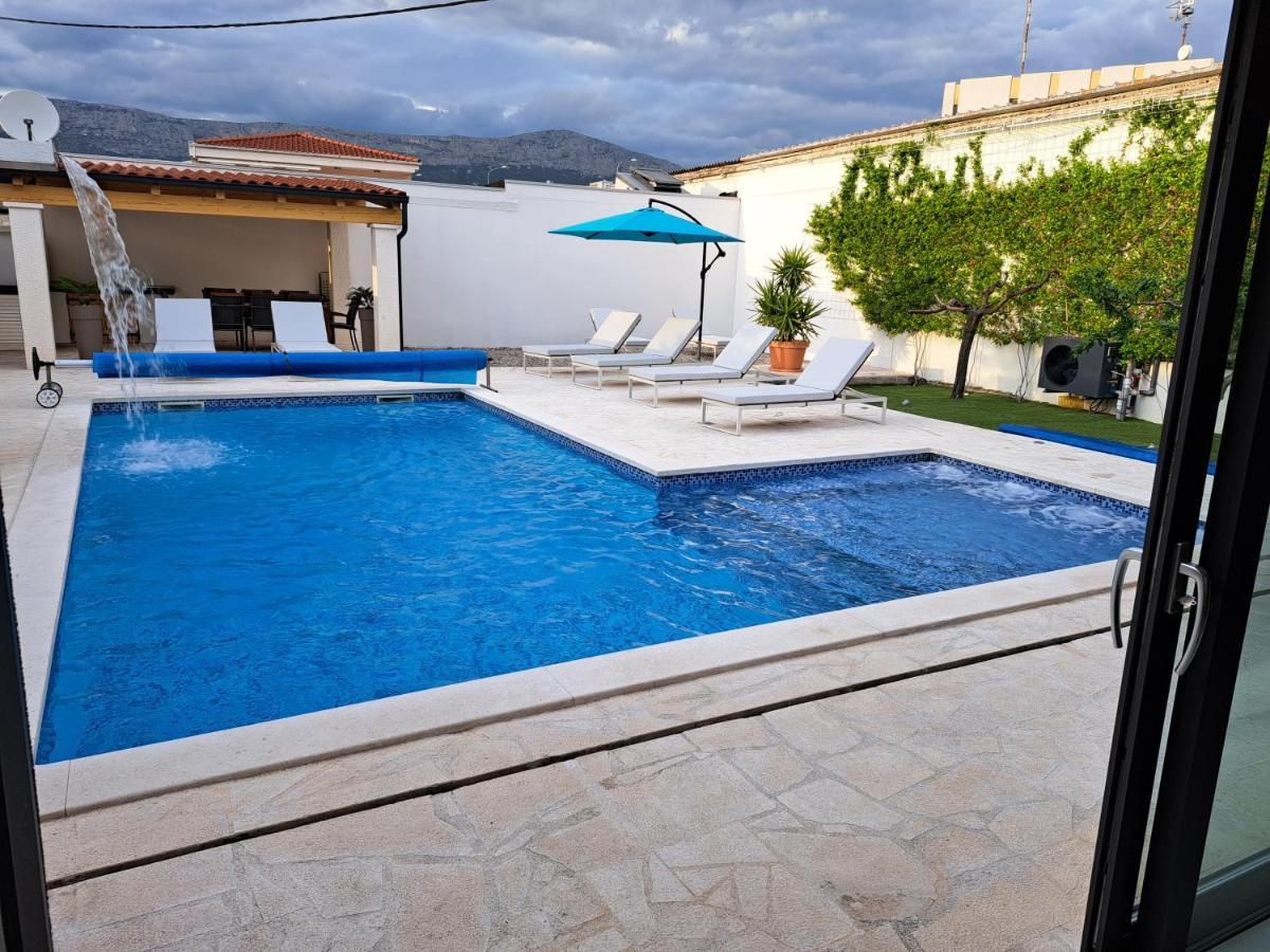 Villa Enjoy Lux In *