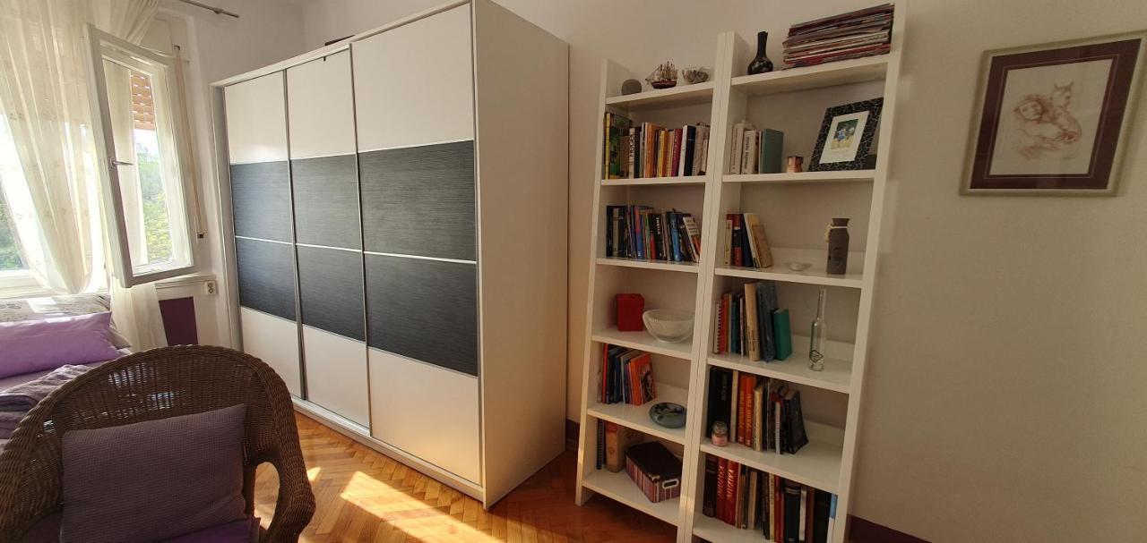Of Music - In The Center Of Apartment *