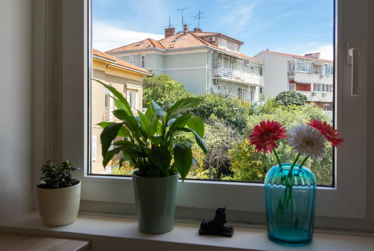 Apartamento Cool Attic W Gallery In The Heart Of
