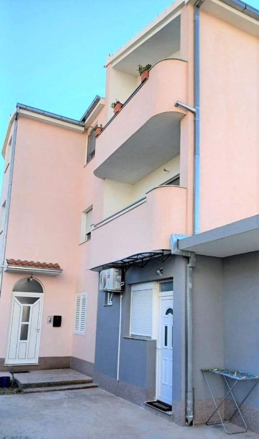 Apartment Neva With Free Private Parking Space
