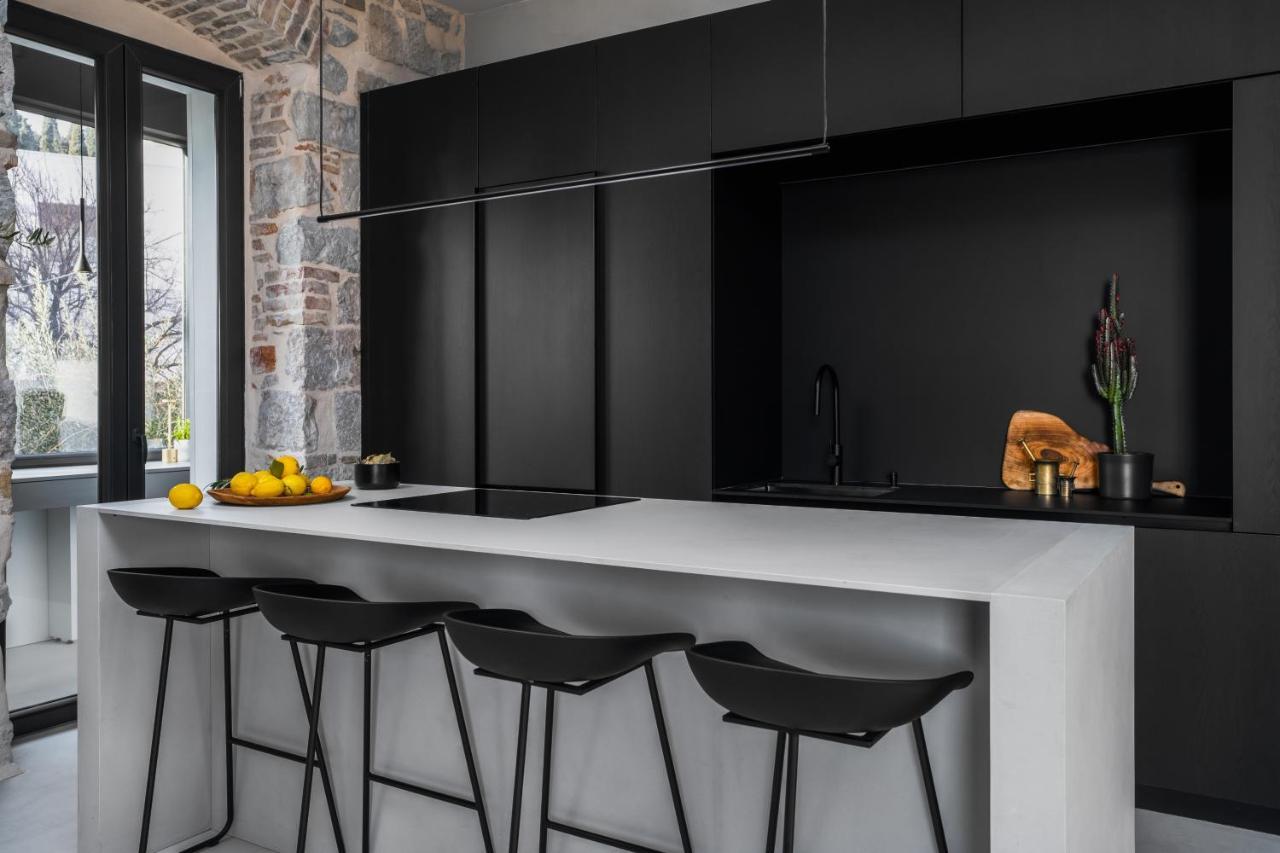 Apartment Architect's Seafront Flat Split