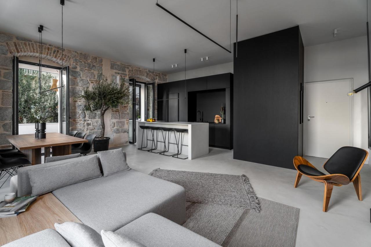 Apartment Architect's Seafront Flat Split
