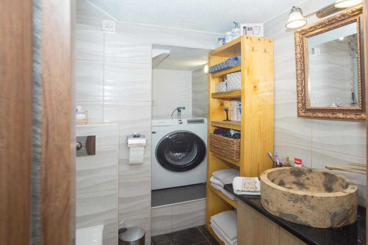 Bossa Apartment Split