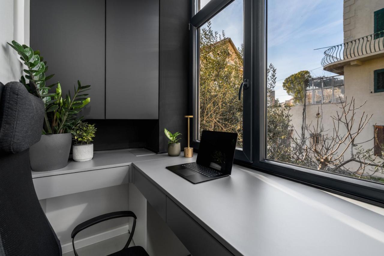 Apartment Architect's Seafront Flat *