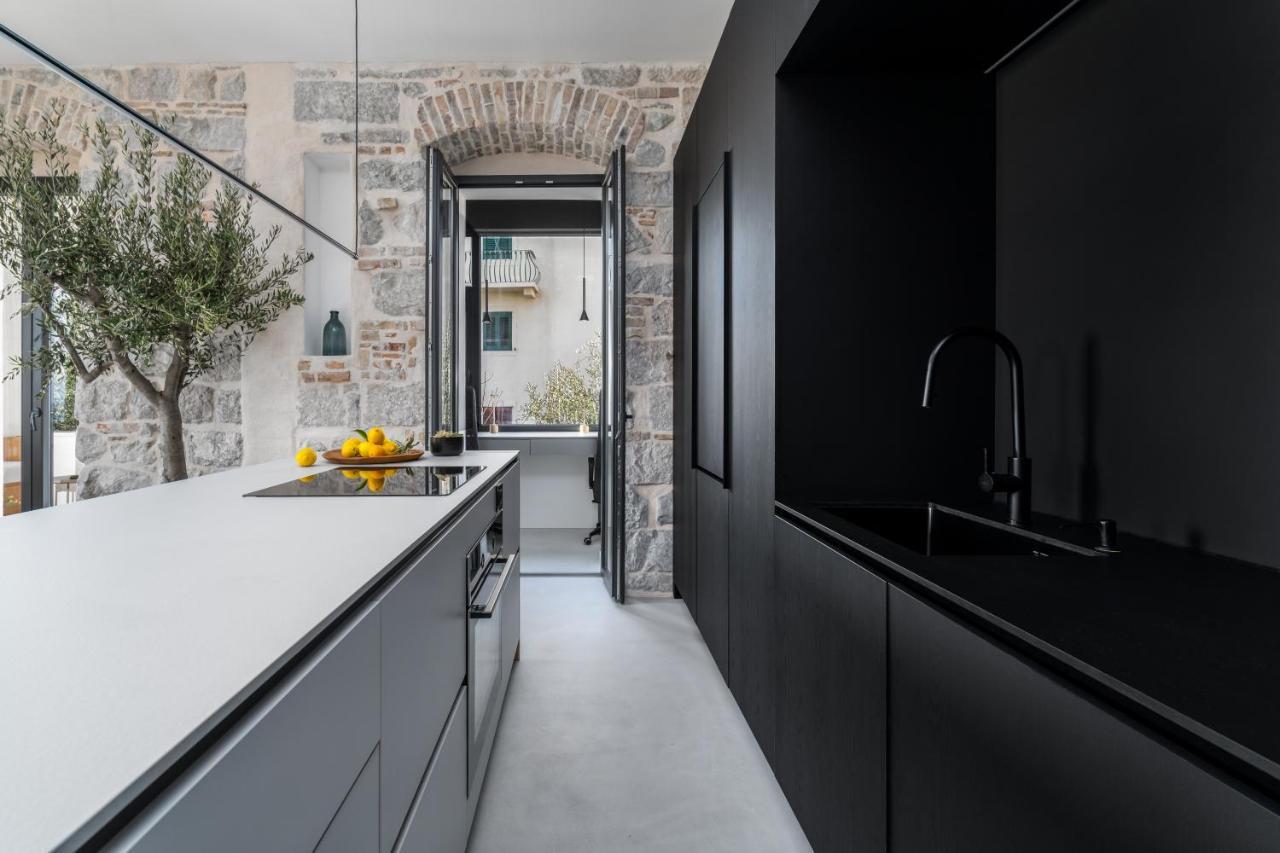 Architect's Seafront Flat Apartment