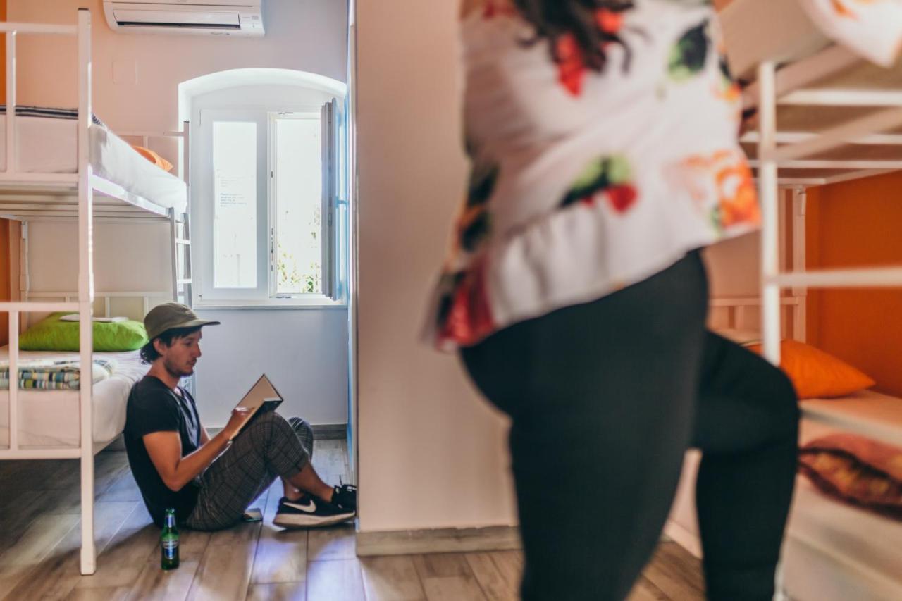 Hostel Booze & Snooze Social Split