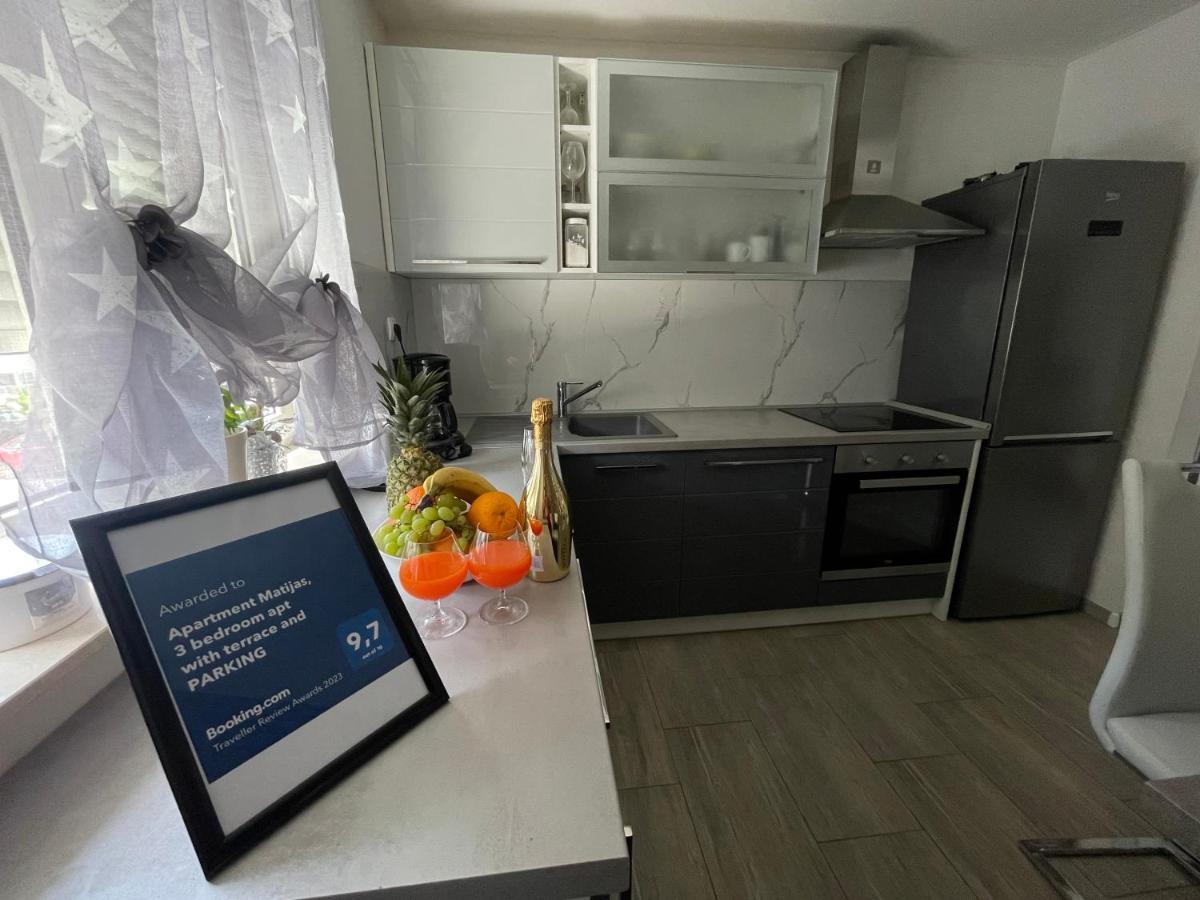 Matijas, 3 Bedroom With Terrace And Parking