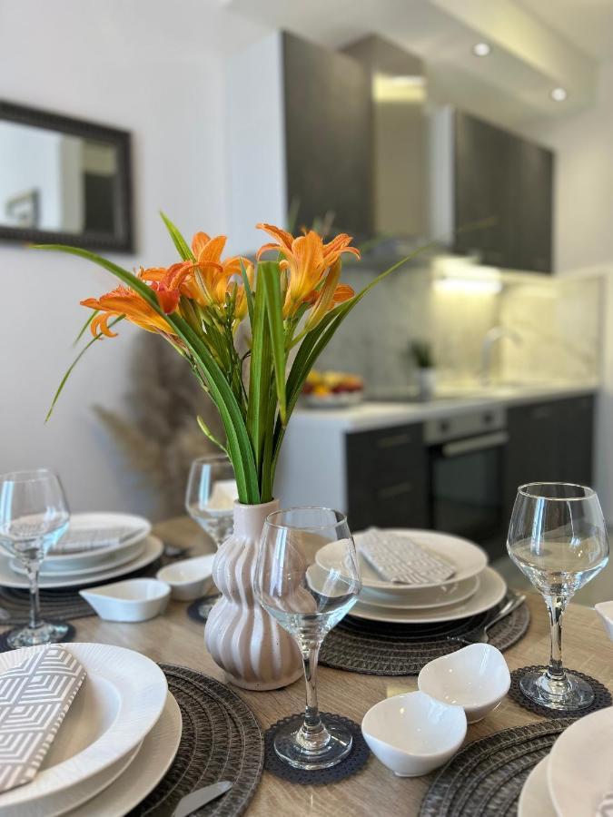 One Apartment Split