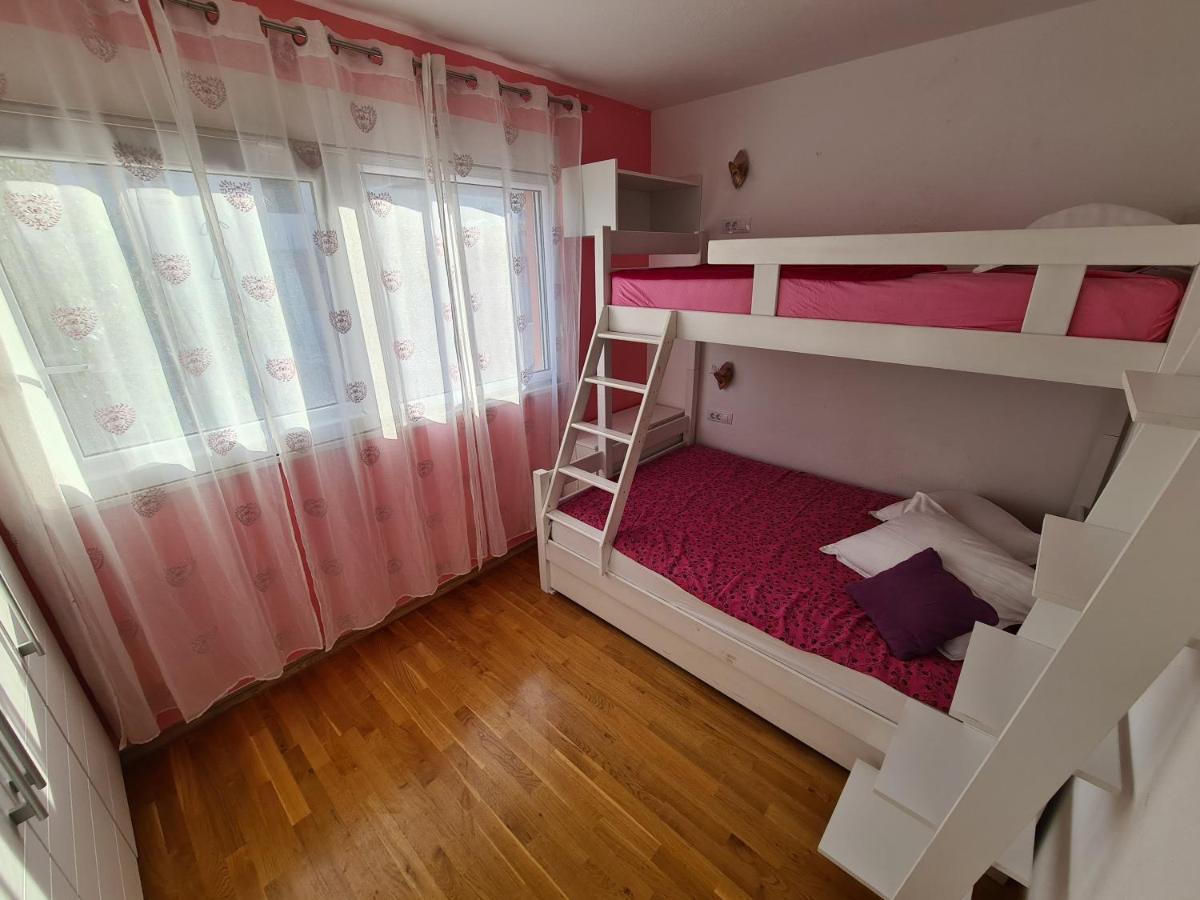 Ljubo *