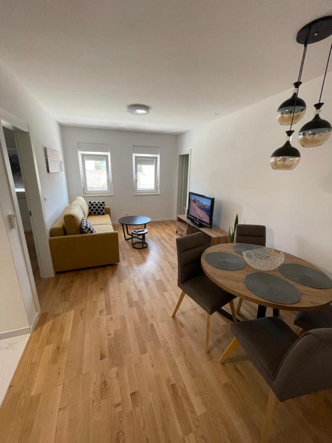 Naomi Apartment *