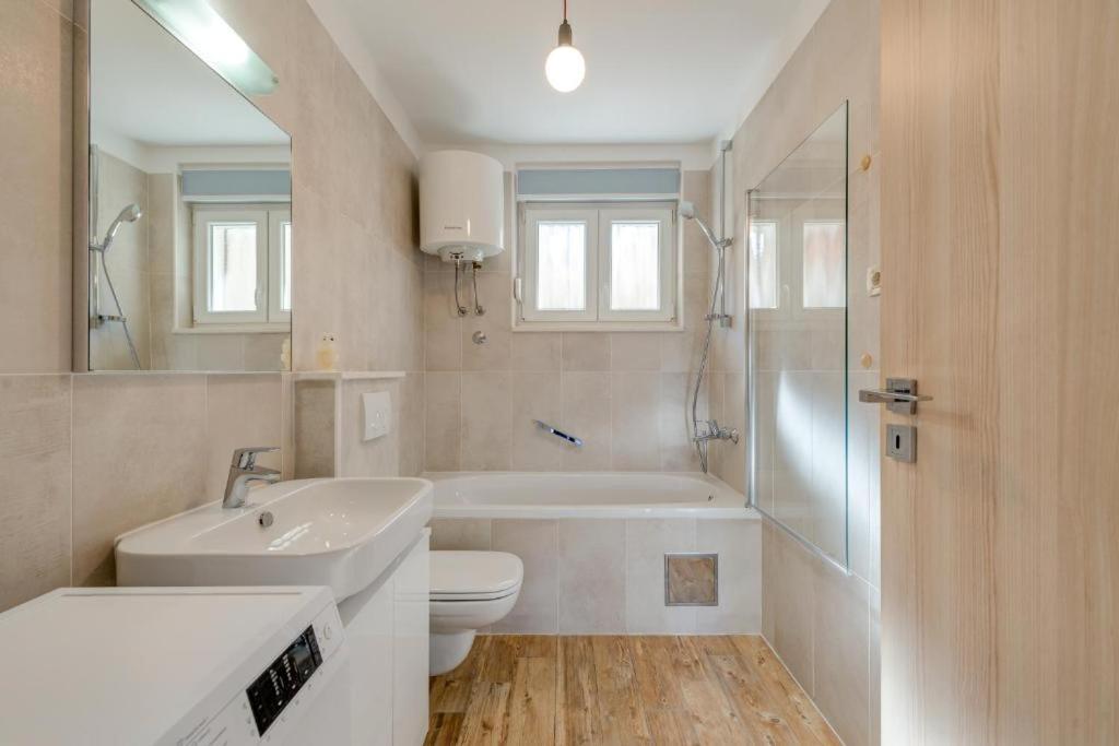 Lct Dreamy Apartment Split
