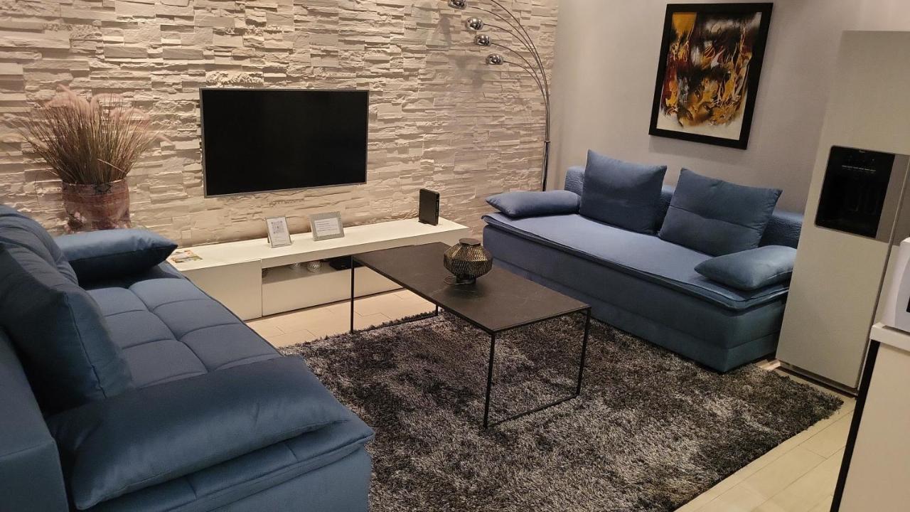 Amber S Podzemnom Garazom Split