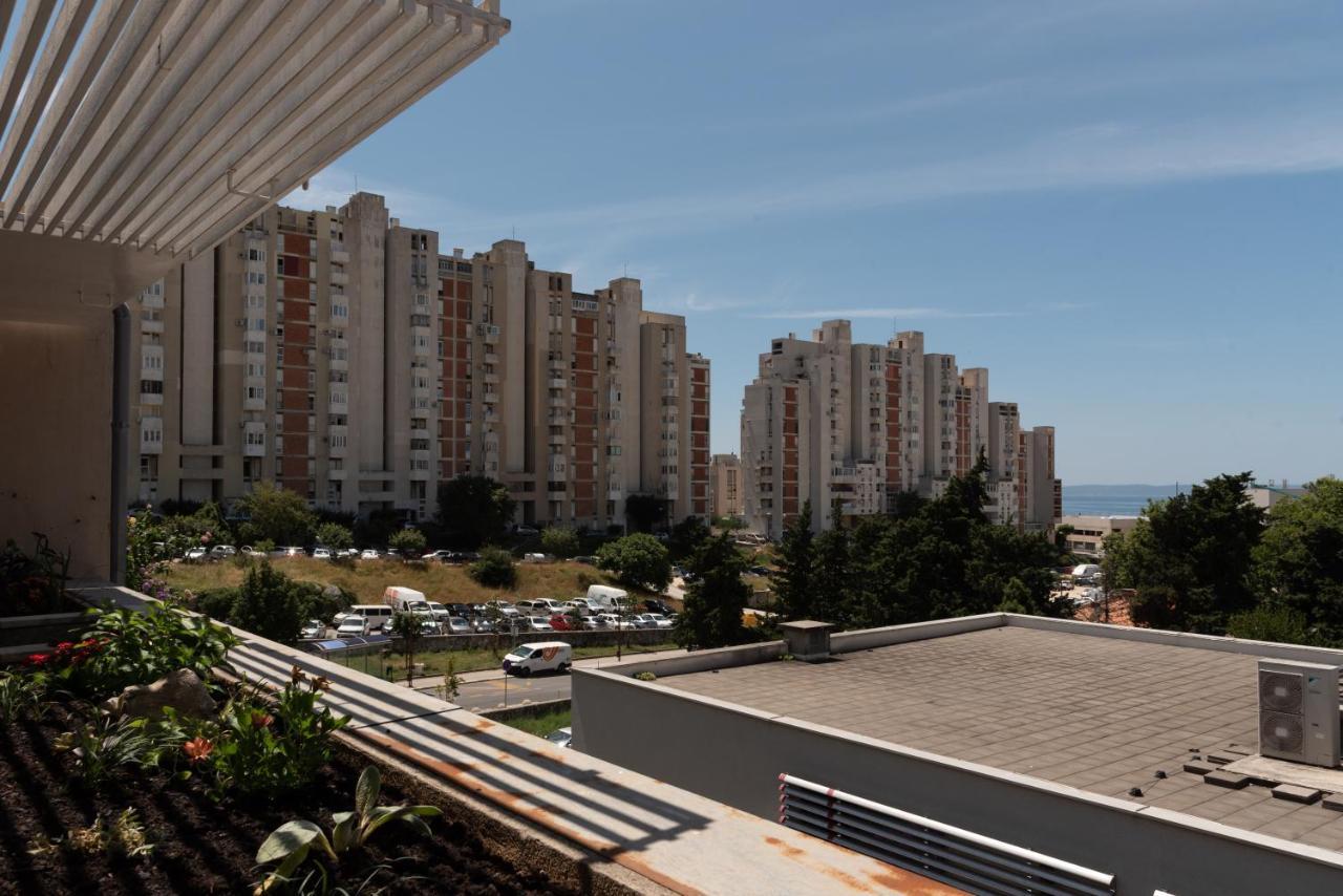 Sunnyrose - Walking Distance From Znjan - Free Public Parking - Huge Balcony Apartment