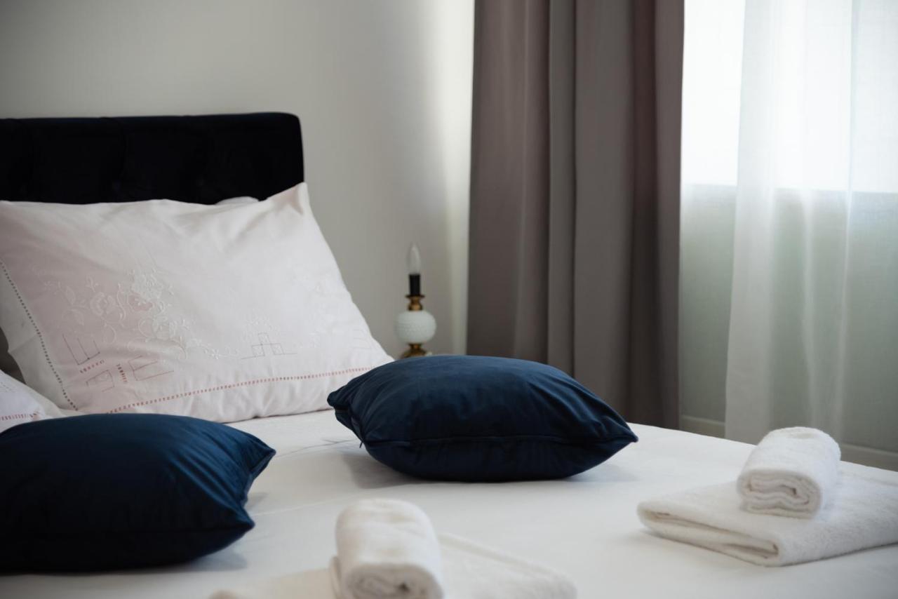 Sunnyrose - Walking Distance From Znjan - Free Public Parking - Huge Balcony