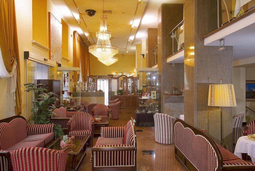 President Hotel