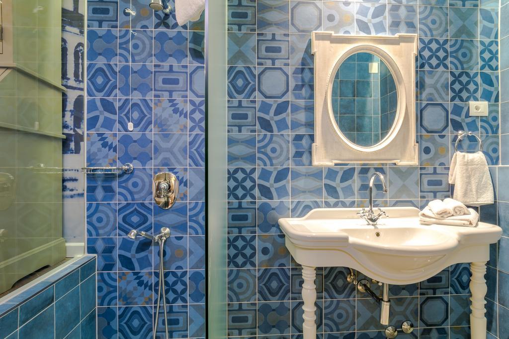 Procurator 7 Luxury