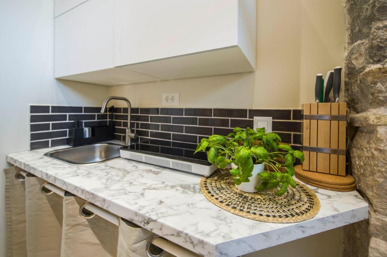 Hidden Luxury 2br With Terrace Apartment *