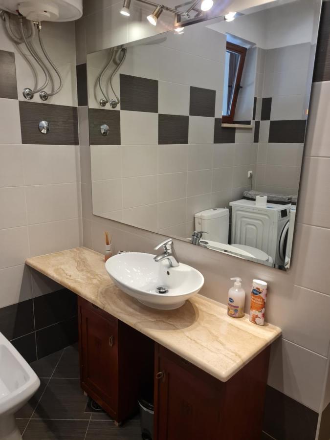 Apartment Quiet In A Private House - Close To Center, Parking, Pet Friendly *