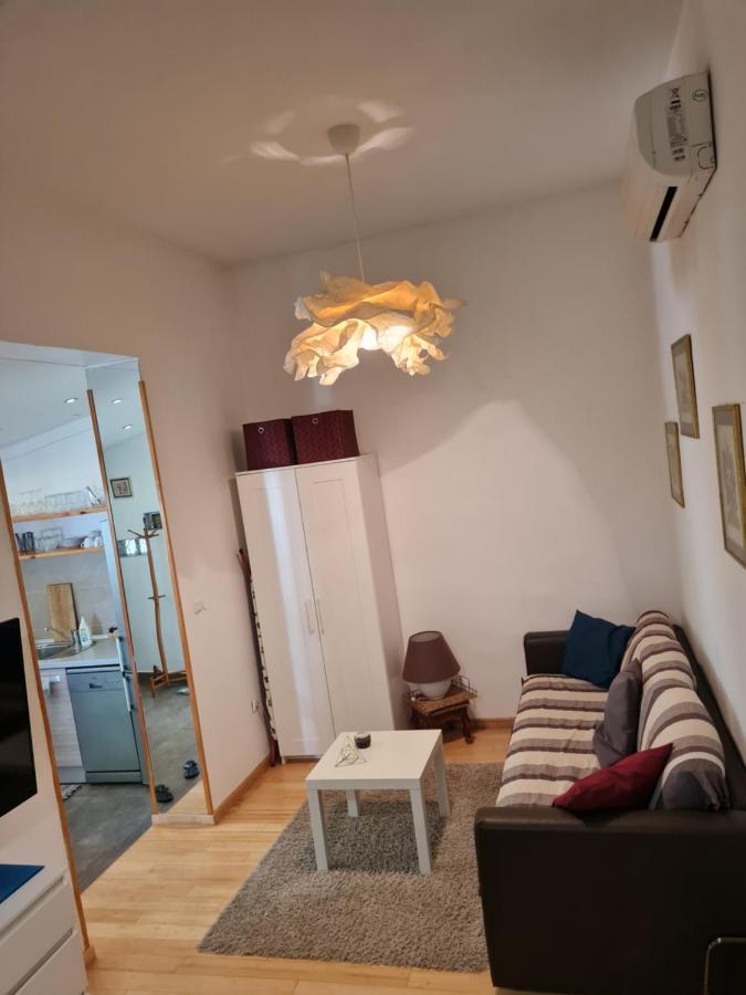 Quiet In A Private House - Close To Center, Parking, Pet Friendly Apartment